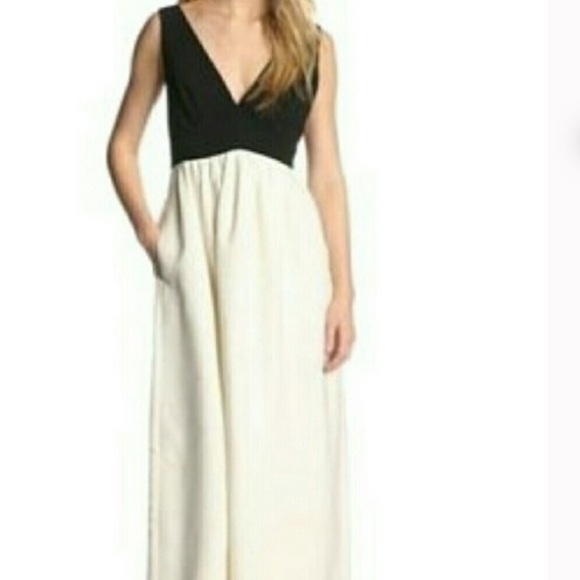 Jill Stuart Dresses & Skirts - Jill Jill Stuart Gown w/Plunging Neckline Gown Size 0